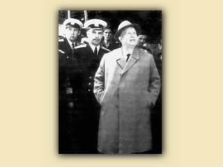 20. Н.С. Хрущев и В.А. Лапенков (автор неизвестен).jpg